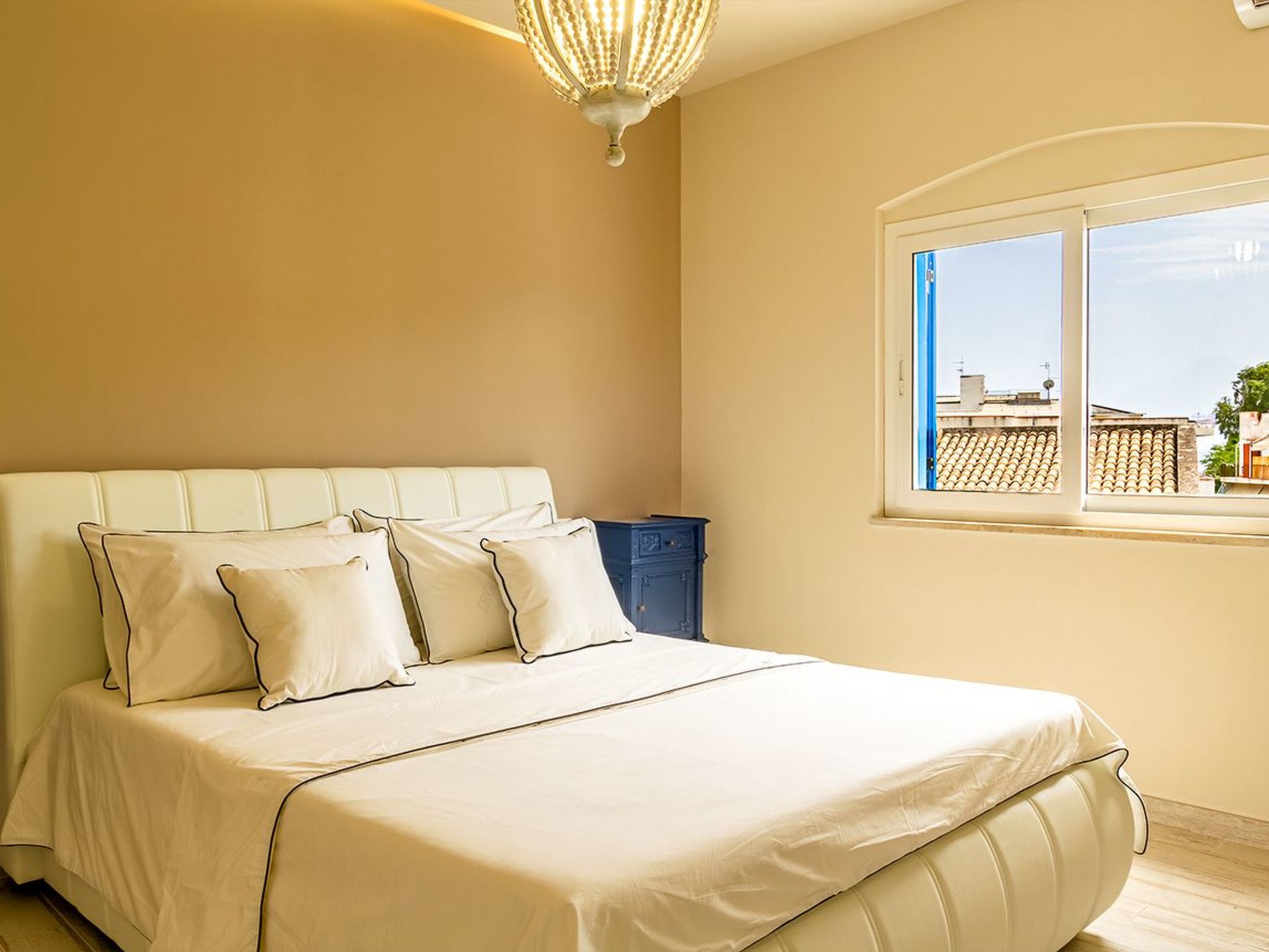 Suite Isavi in Giardini Naxos-Dedans