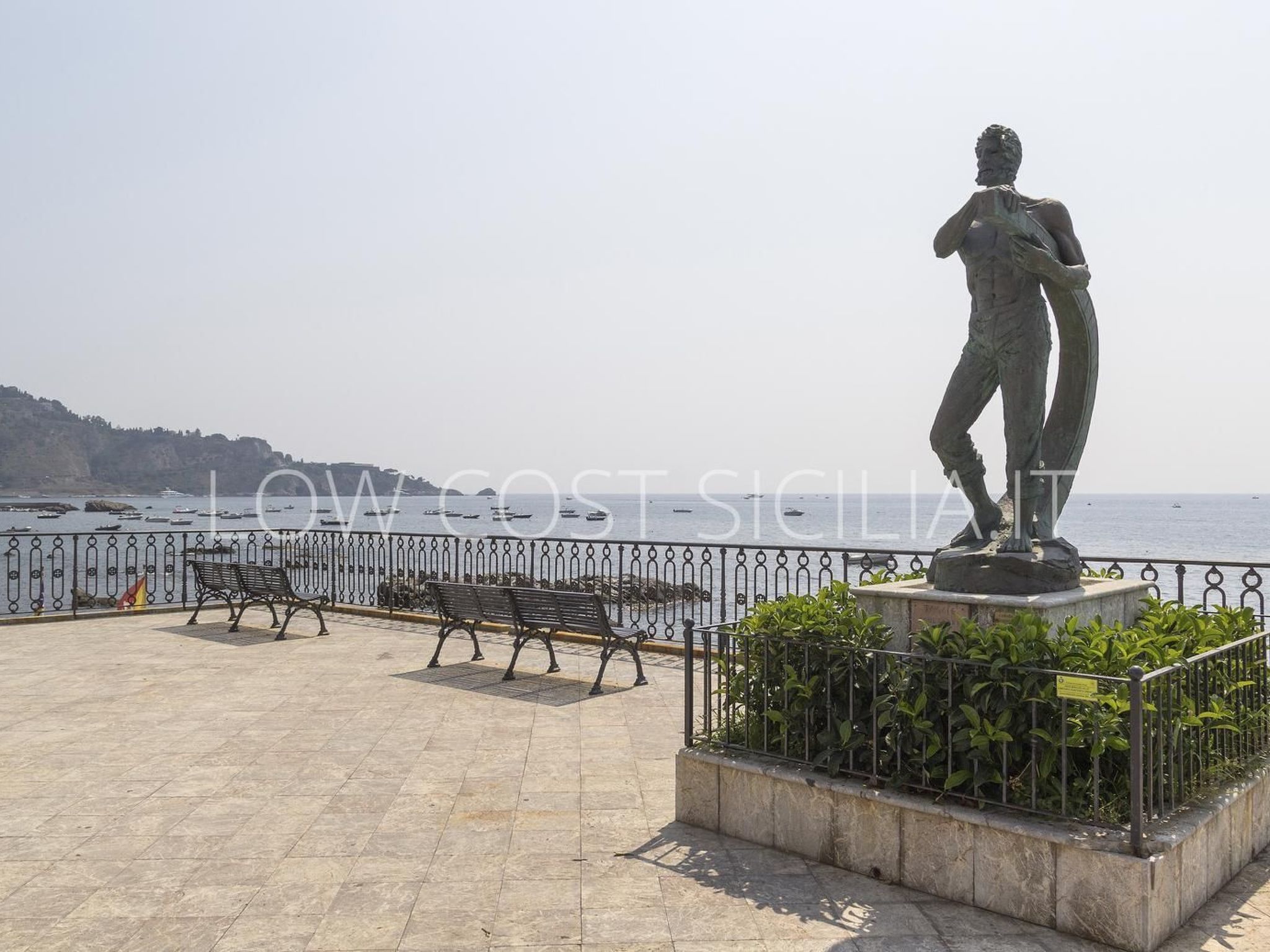 Tysandros in Giardini Naxos-Dedans