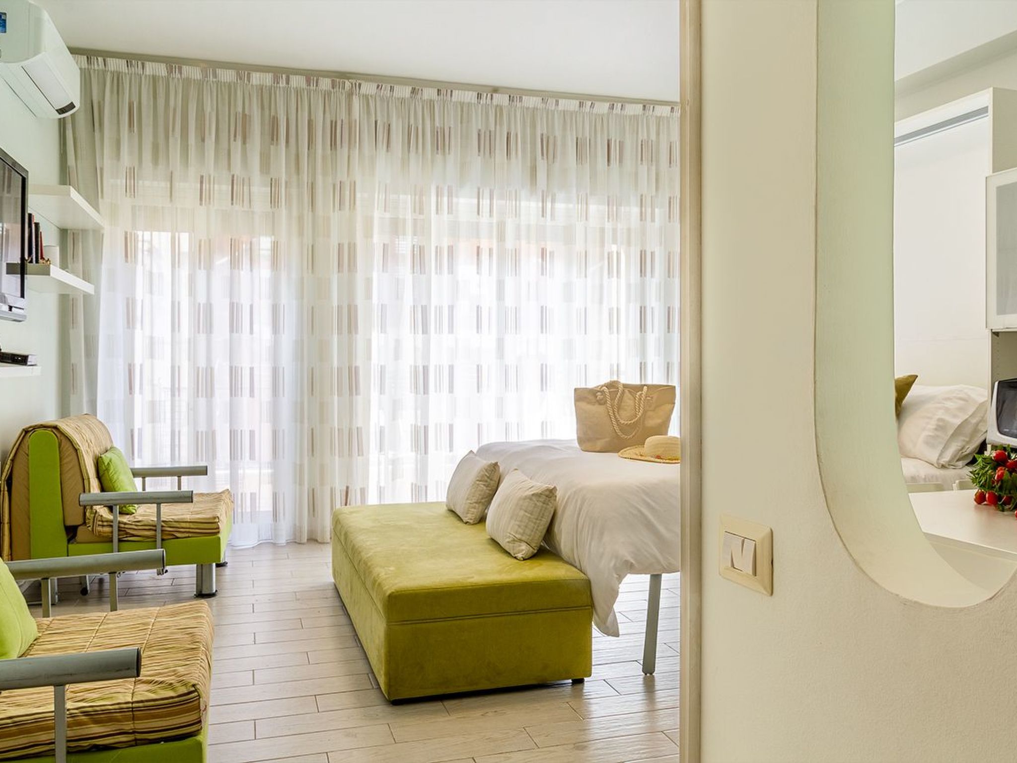 Discover the charm of Carmel by the Sea-Giardini Naxos, a cosy accommodation solution perfect for three guests, located in the vibrant heart of Giardini Naxos. This spacious, fully equipped studio apa..