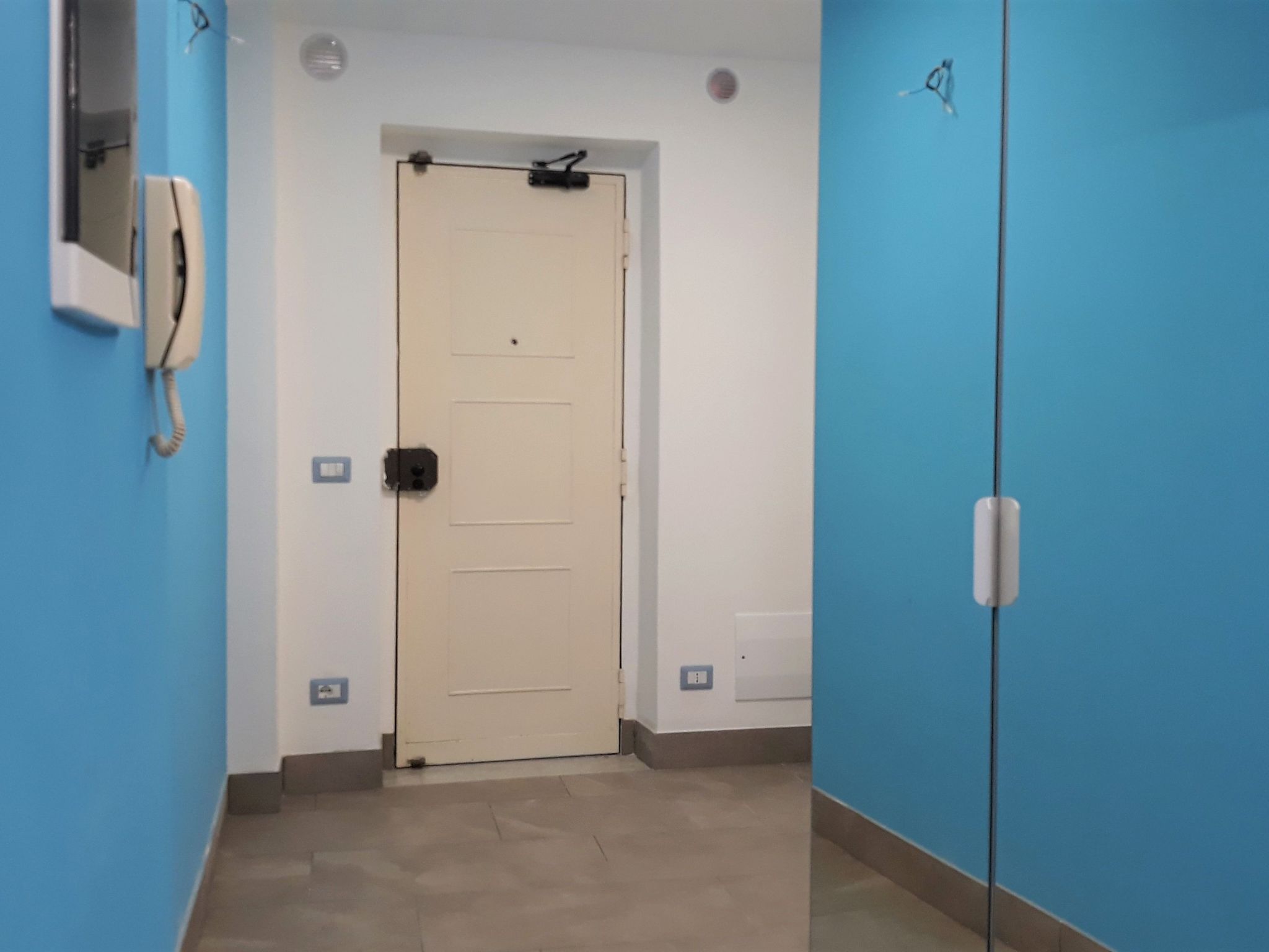 Mit Wasserblick-Binnen