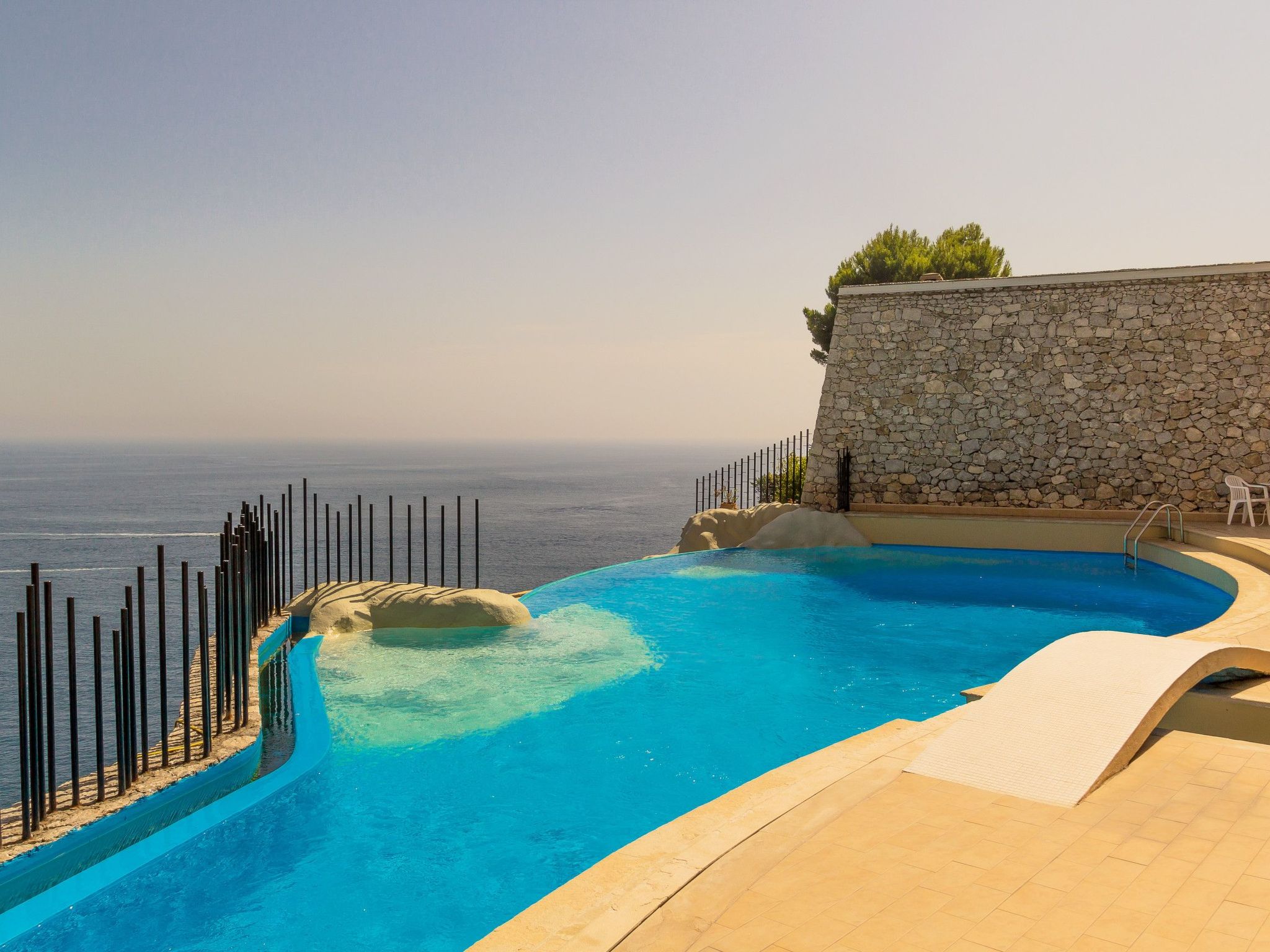 Sea Life in Taormina-Dedans