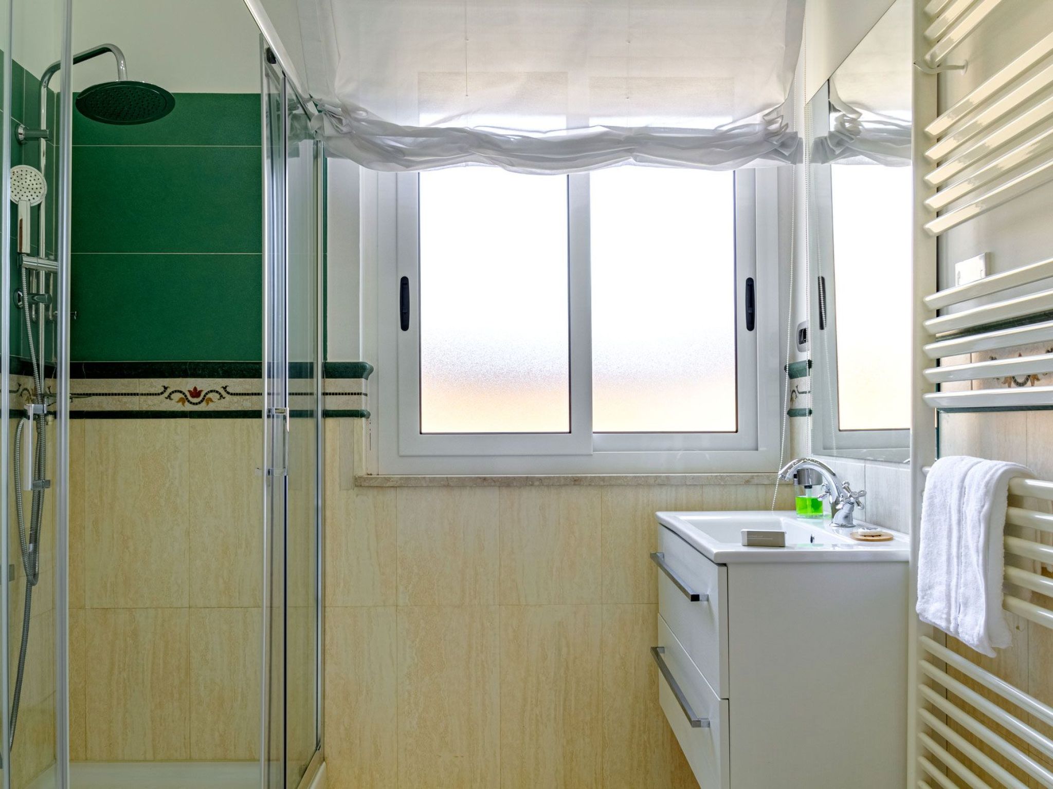 I Barcaioli - Deluxe Zimmer — Bathroom / Wellness (3 of 6)