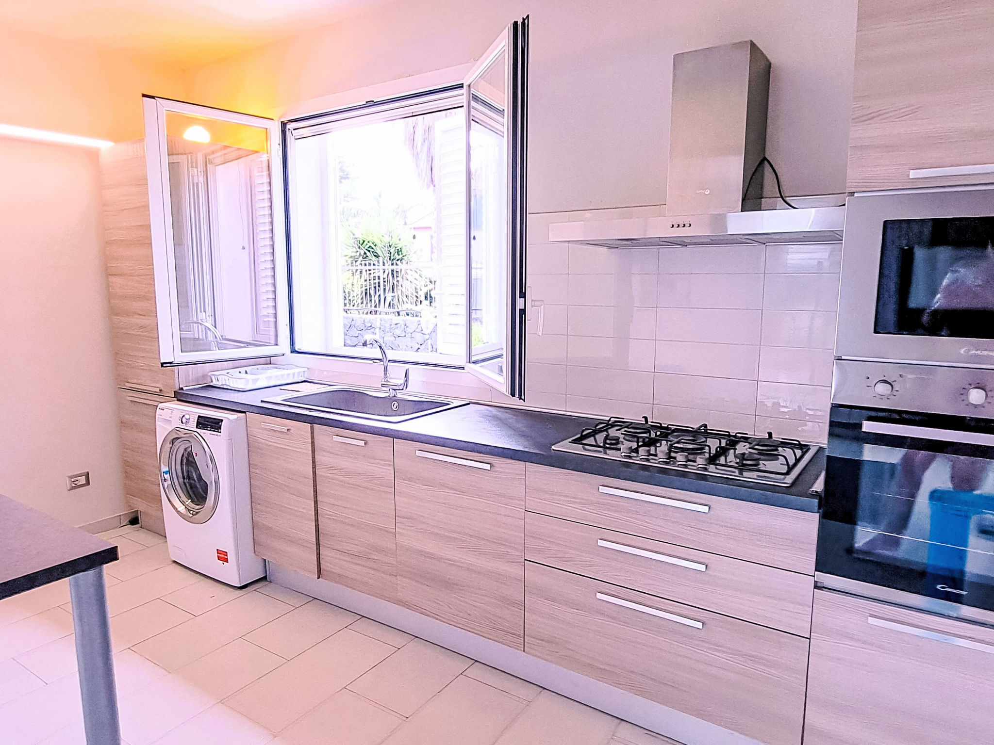 Maison Villa Gloria Maria – Cuisine et coin repas, photo 22 sur 47