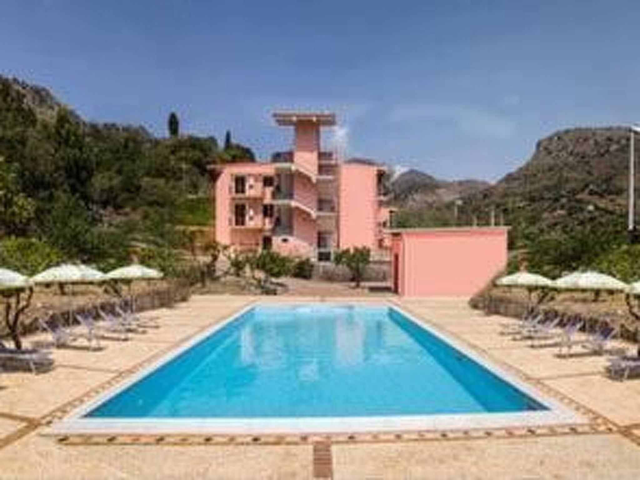 In Letojanni mit Terrasse-Inside