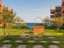 Blue Wood: Ruim appartement op 10m van het strand in Letojanni, Sicilië - thumbnail 4