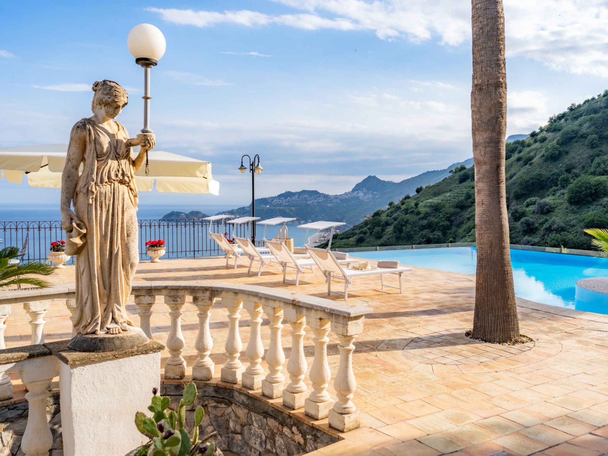 Villa Finù - Panoramavilla mit Pool-Inside