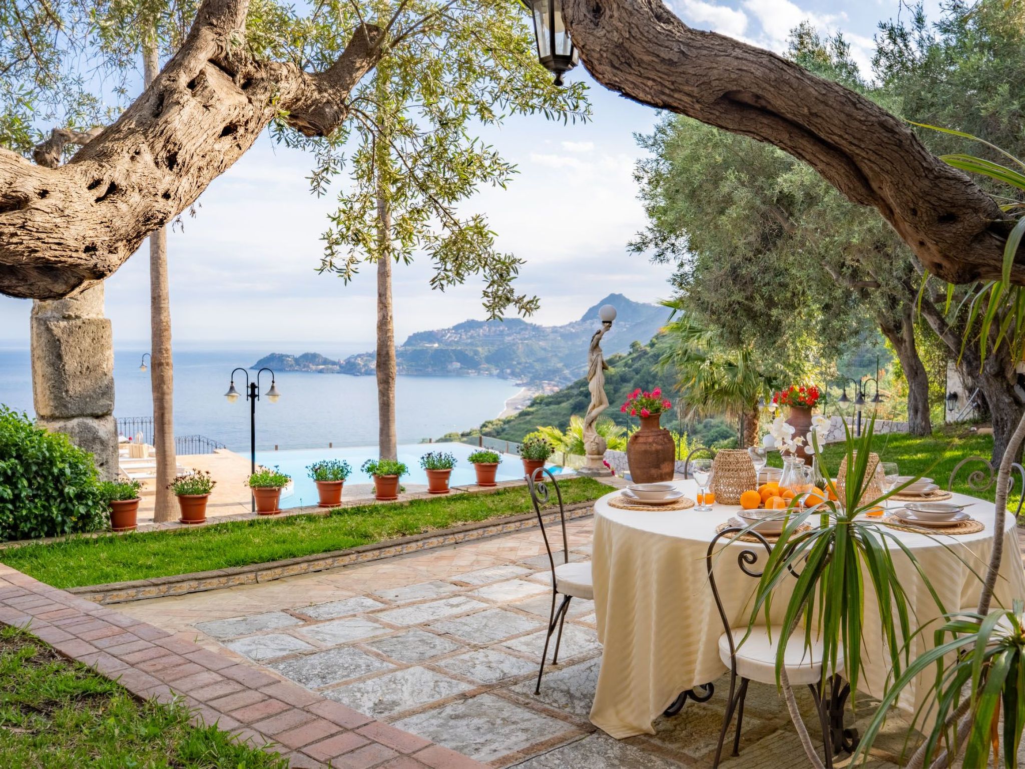 Villa Finù - Panoramavilla mit Pool-Inside