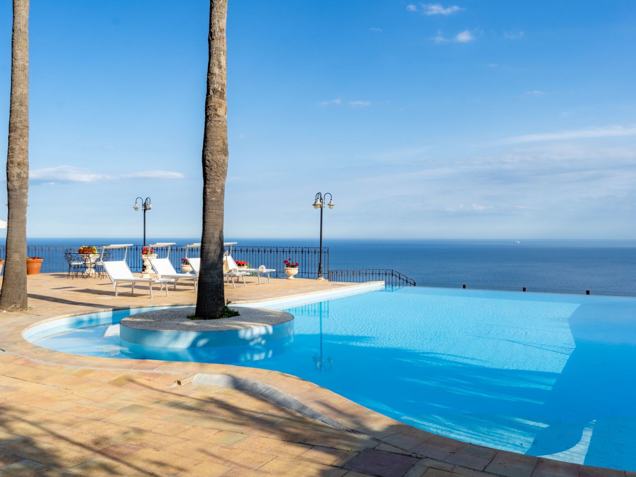 Villa Finù - Panoramavilla mit Pool-Inside