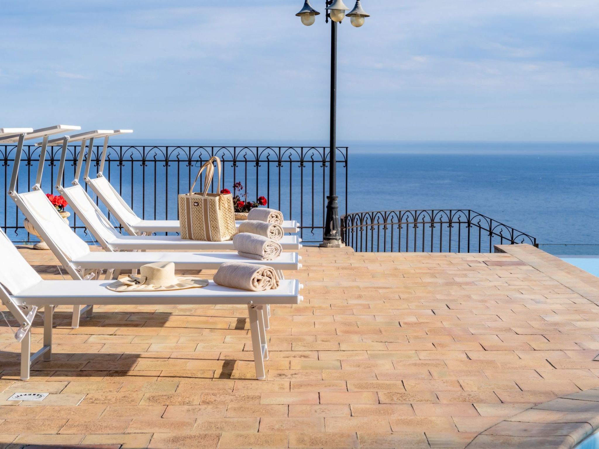 Villa Finù - Panoramavilla mit Pool-Inside