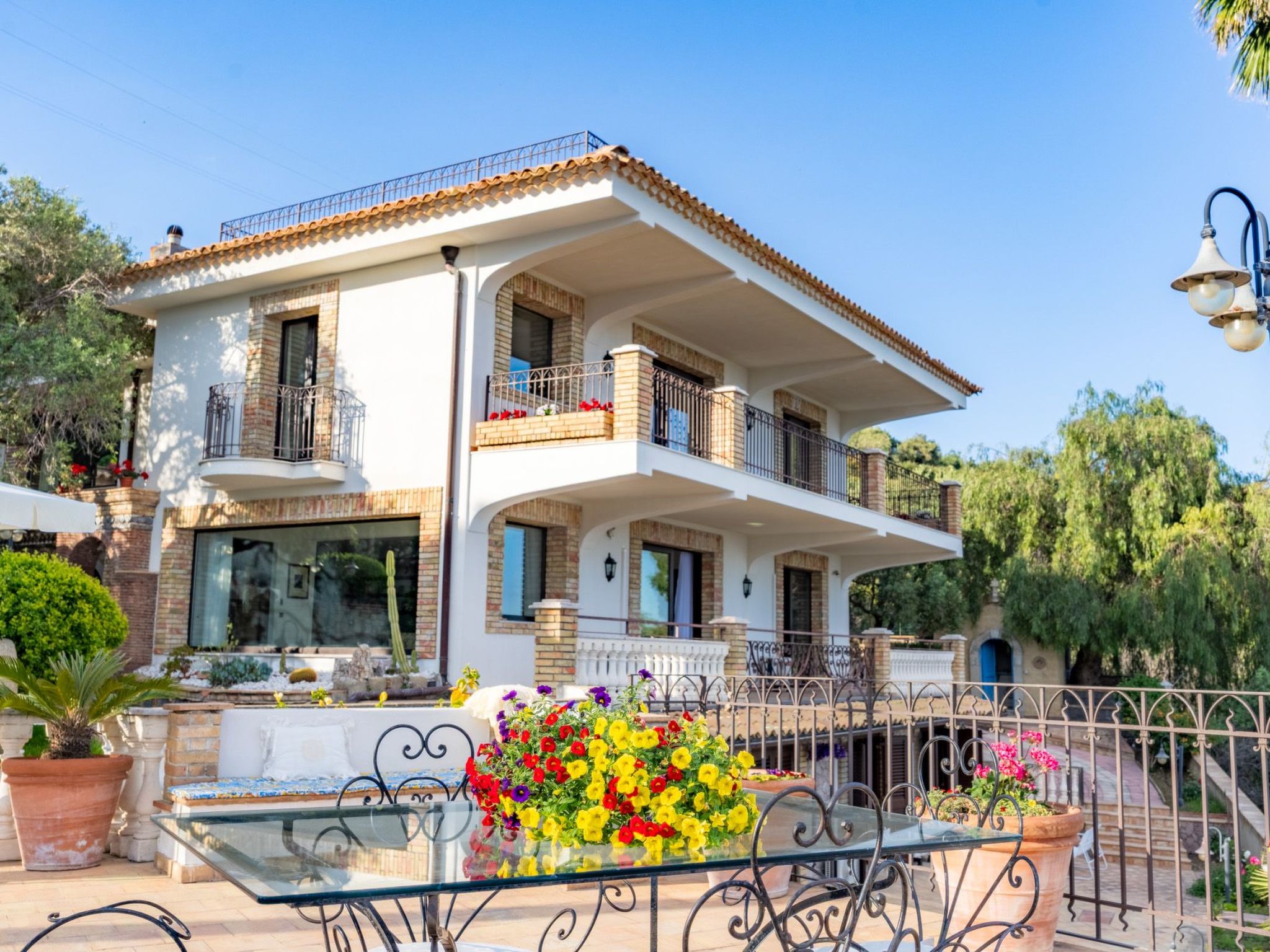 Villa Finù - Panoramavilla mit Pool-Inside