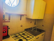 Sfeervol appartement met terras vlakbij zee in Letojanni, Sicilië - thumbnail 2