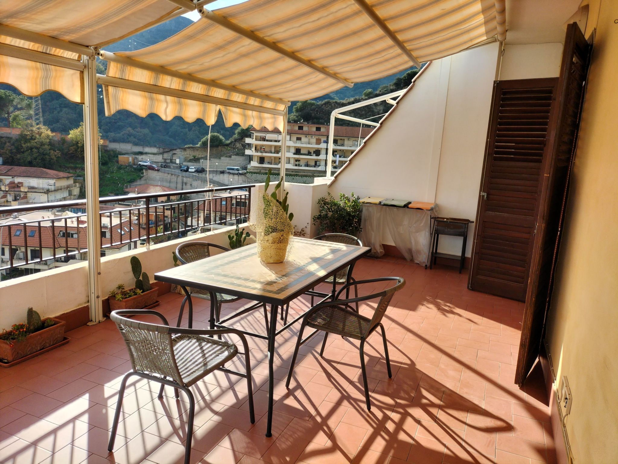 'Entire' mit Terrasse-Inside