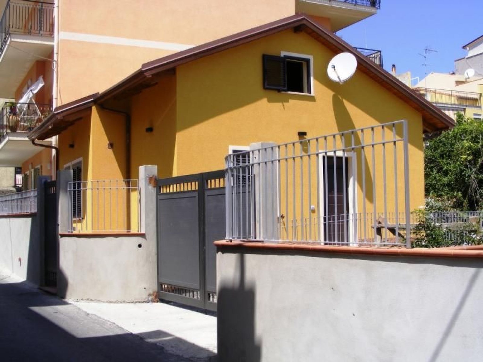 Mit Terrasse, Garten und Grill-Inside