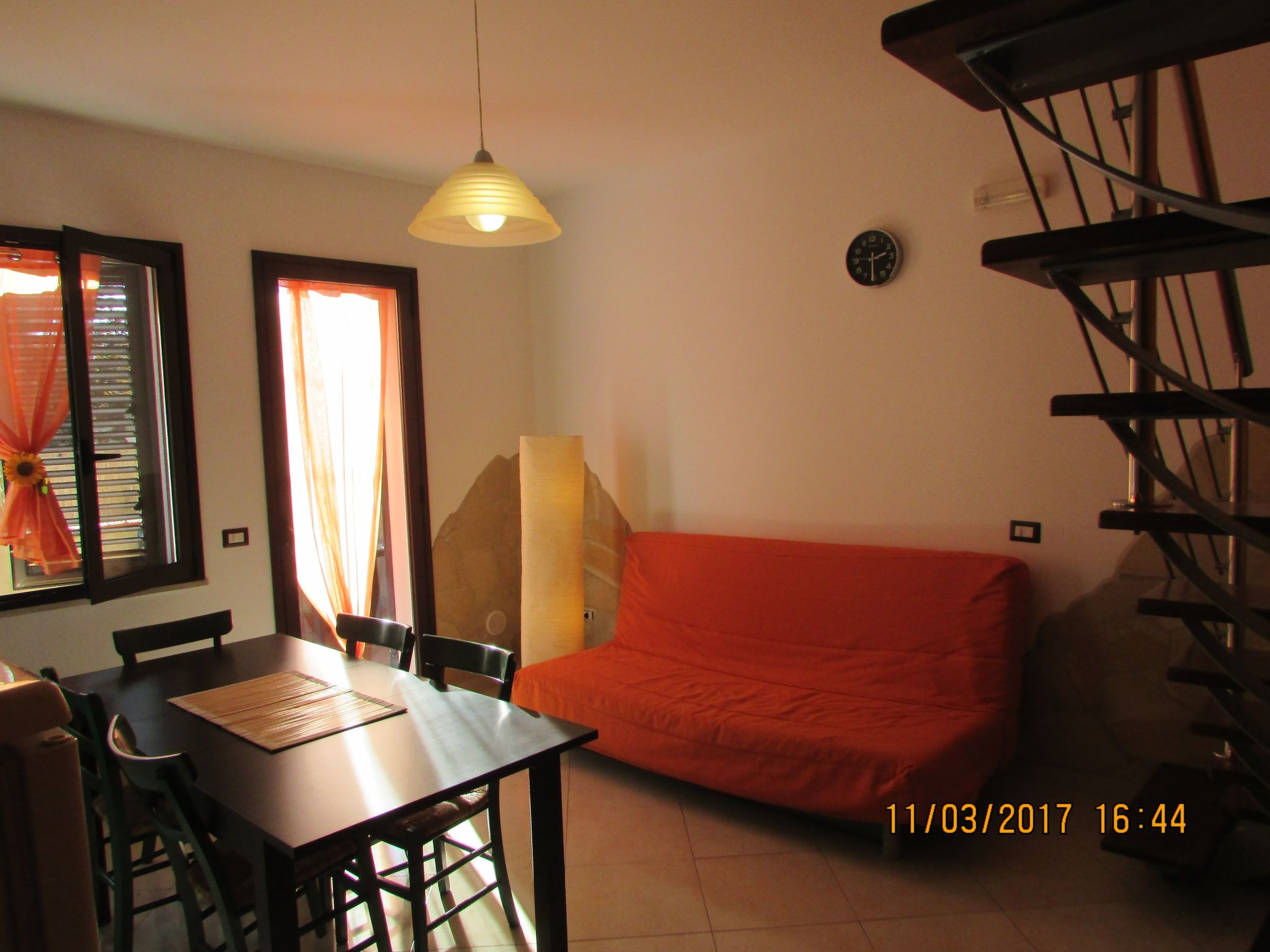 Mit Terrasse, Garten und Grill-Inside