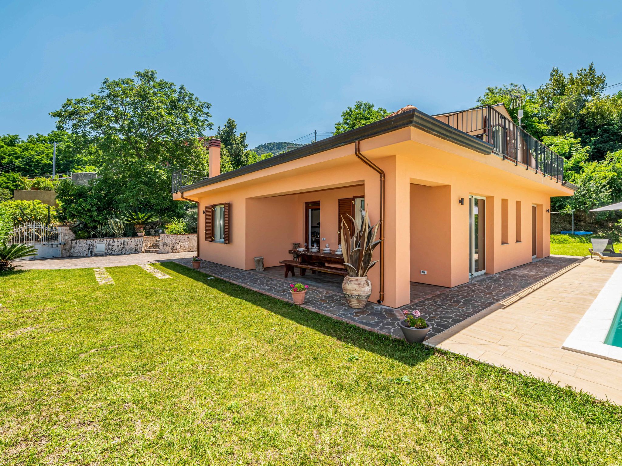 Berghütte "Villa Malú" mit Blick auf das Wasser-Inside
