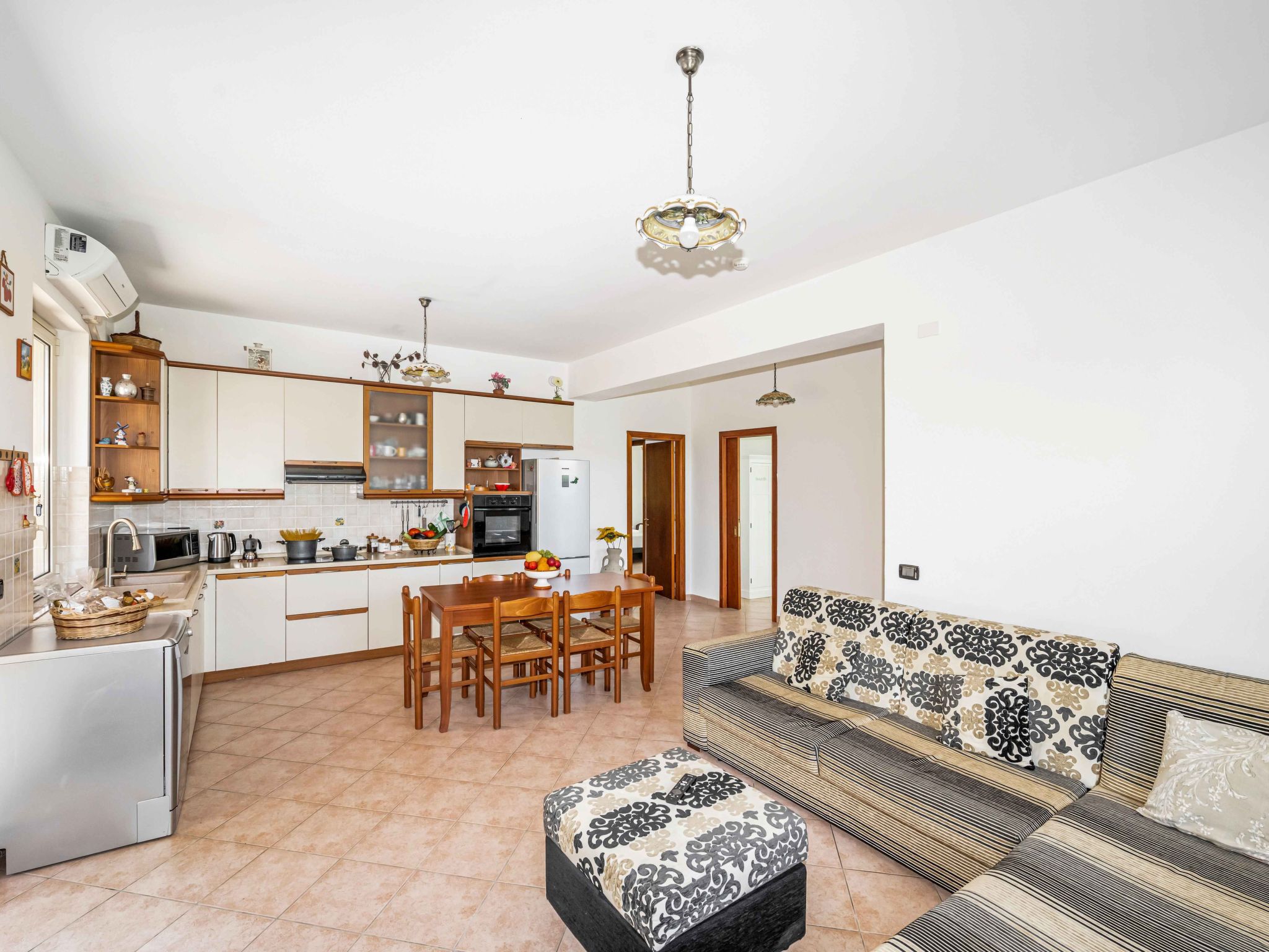 Berghütte "Villa Malú" mit Blick auf das Wasser-Inside