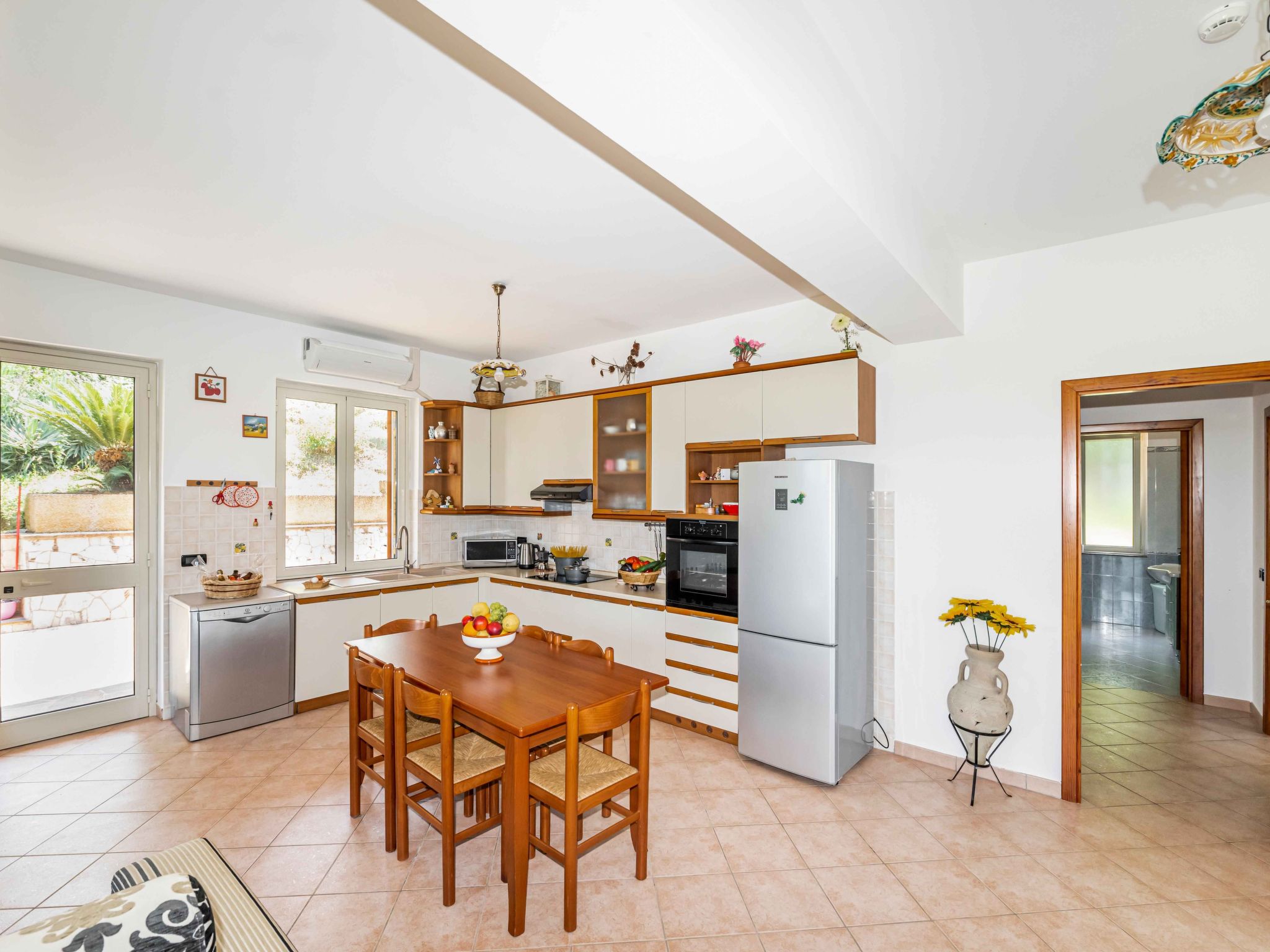Berghütte "Villa Malú" mit Blick auf das Wasser-Inside