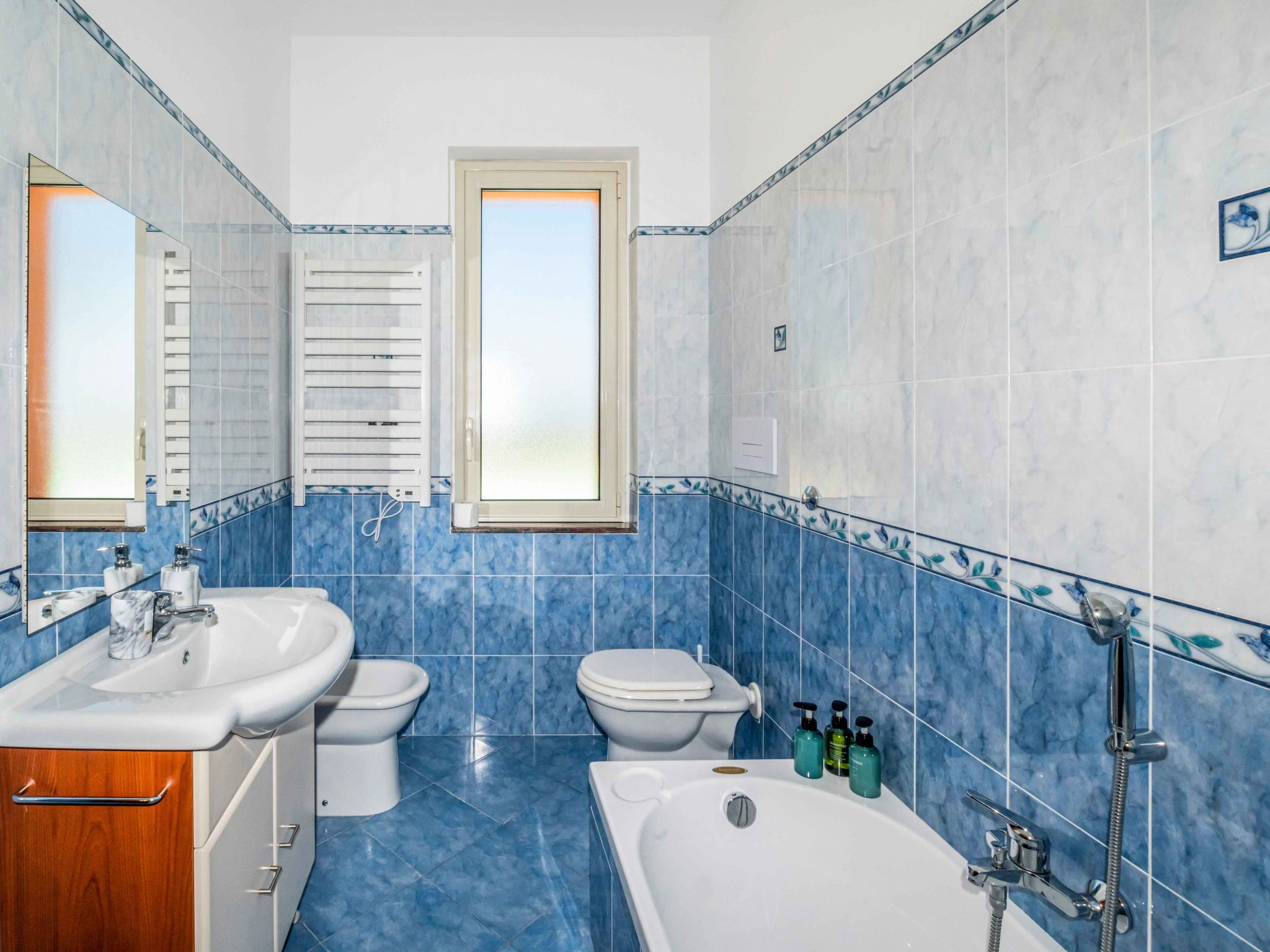 Berghütte "Villa Malú" mit Blick auf das Wasser-Inside