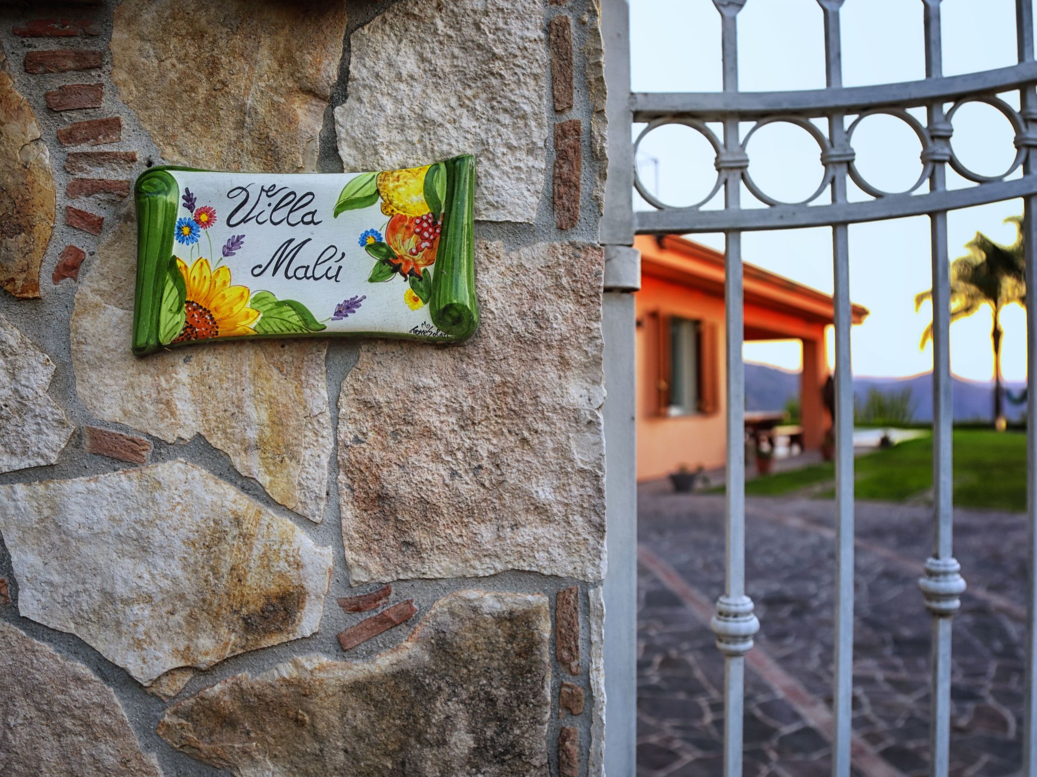 Berghütte "Villa Malú" mit Blick auf das Wasser