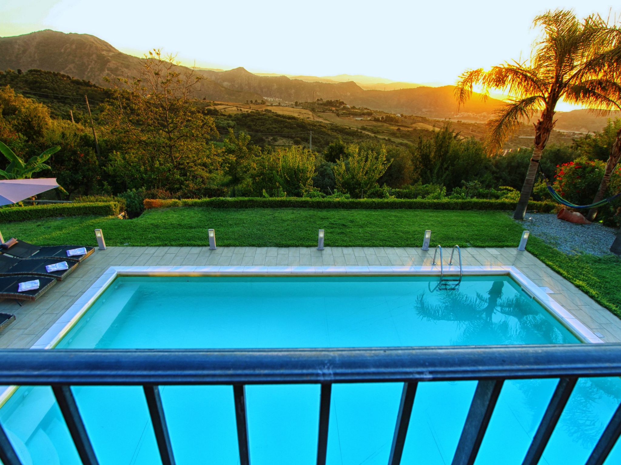 Berghütte "Villa Malú" mit Blick auf das Wasser-Inside