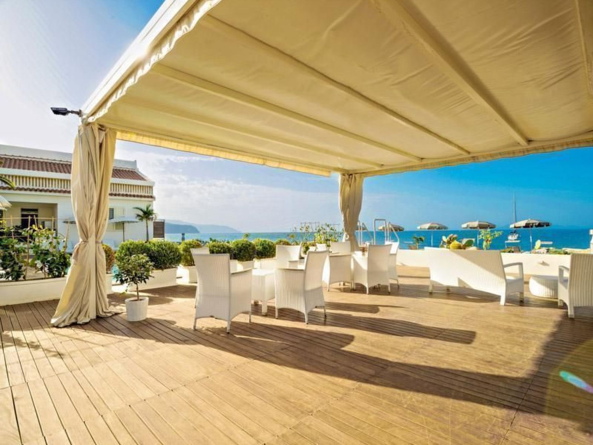 Appartement in Marchesana mit Großer Terrasse-Binnen