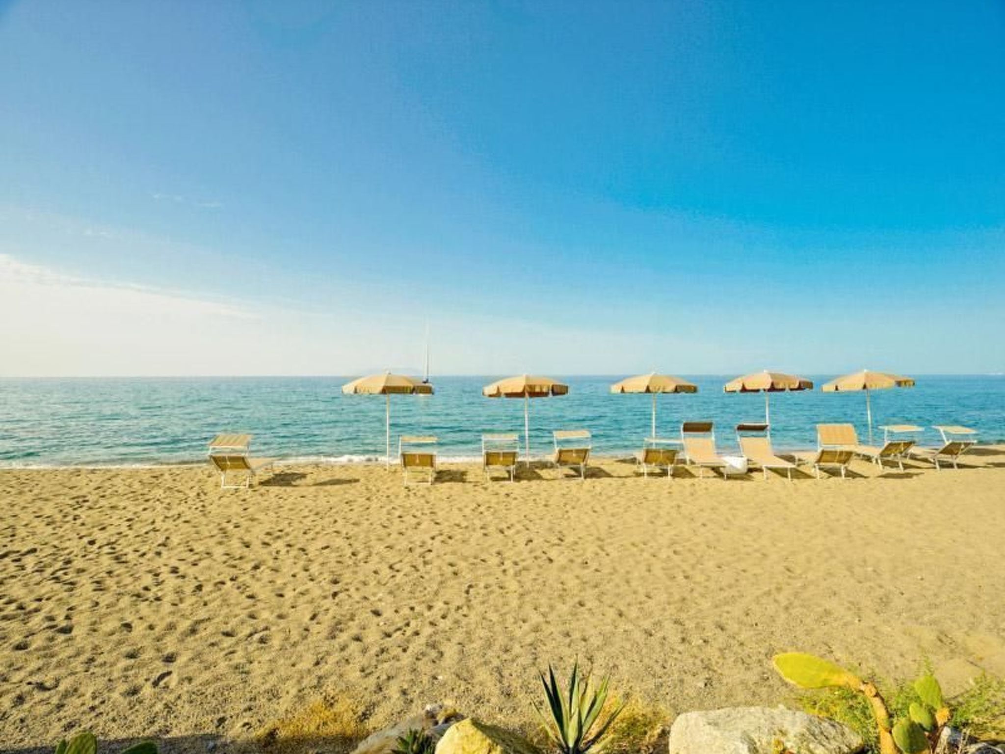 Appartement in Marchesana mit Großer Terrasse-Binnen