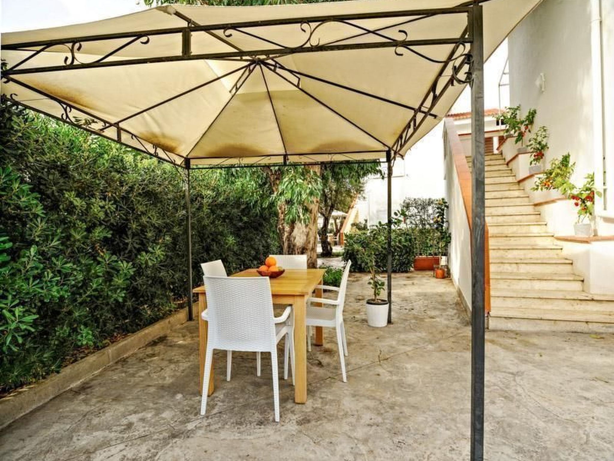 Appartement in Marchesana mit Großer Terrasse-Binnen