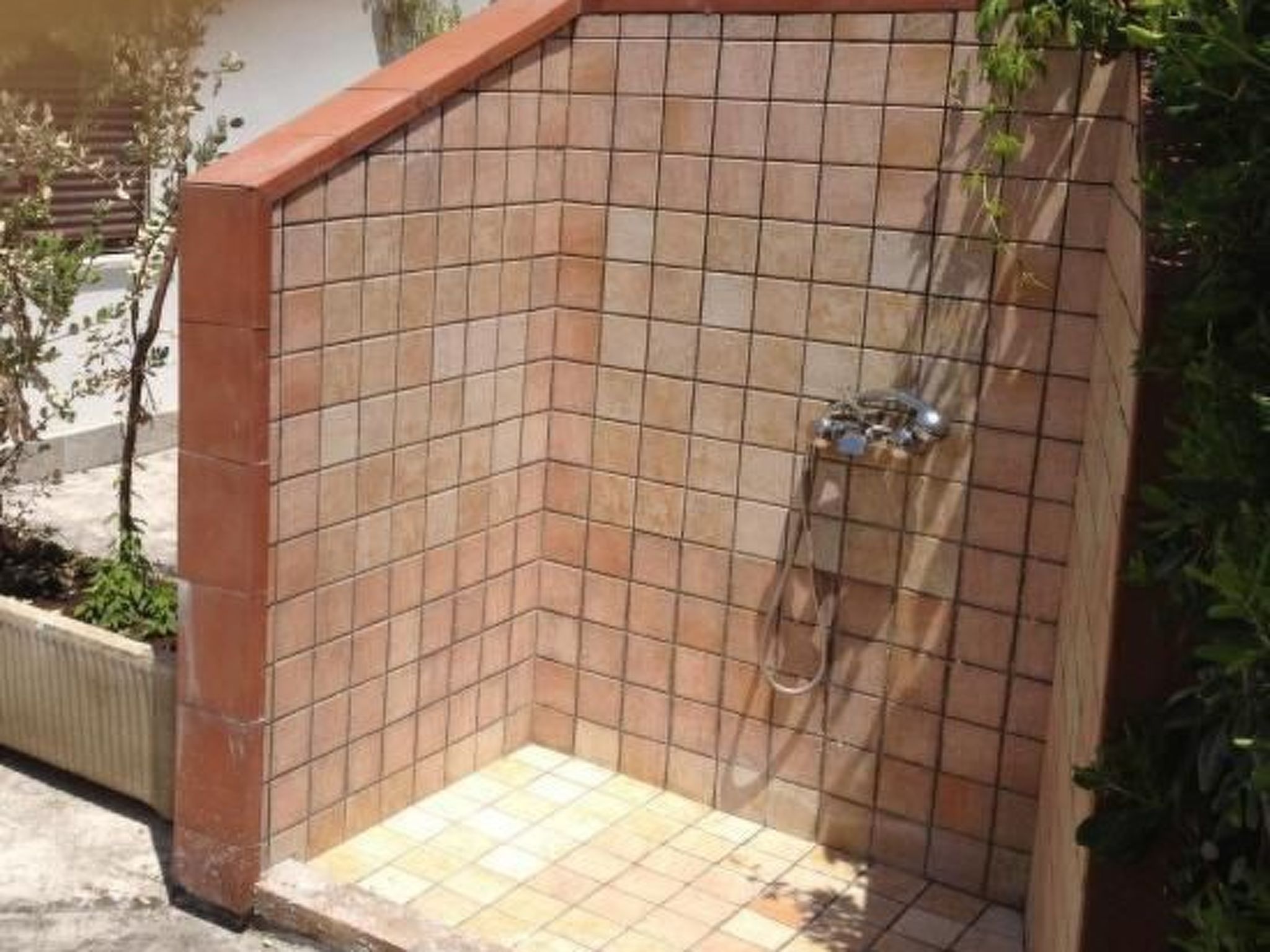 Appartement in Marchesana mit Großer Terrasse-Binnen