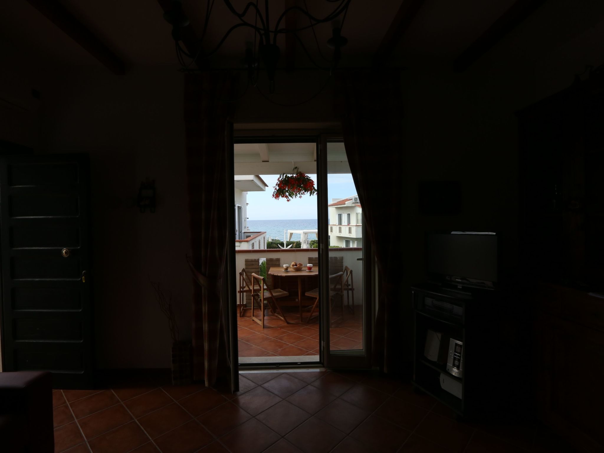 Appartement in Marchesana mit Großer Terrasse-Binnen