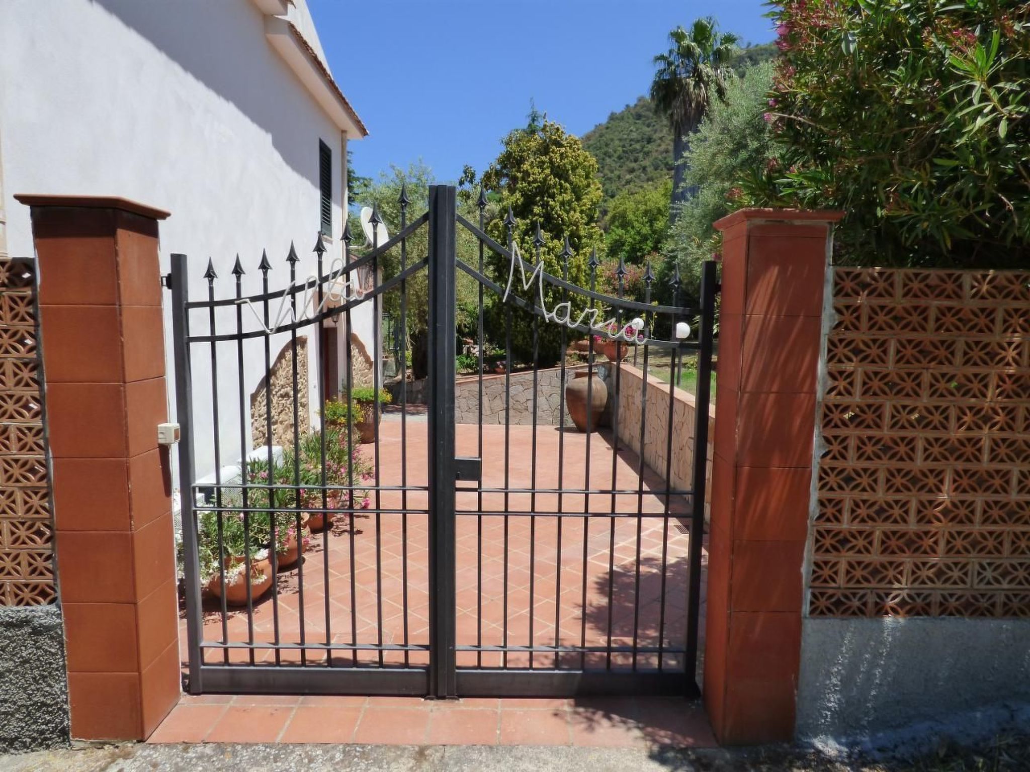 Landhaus mit Blick auf die Äolischen Inseln-Binnen