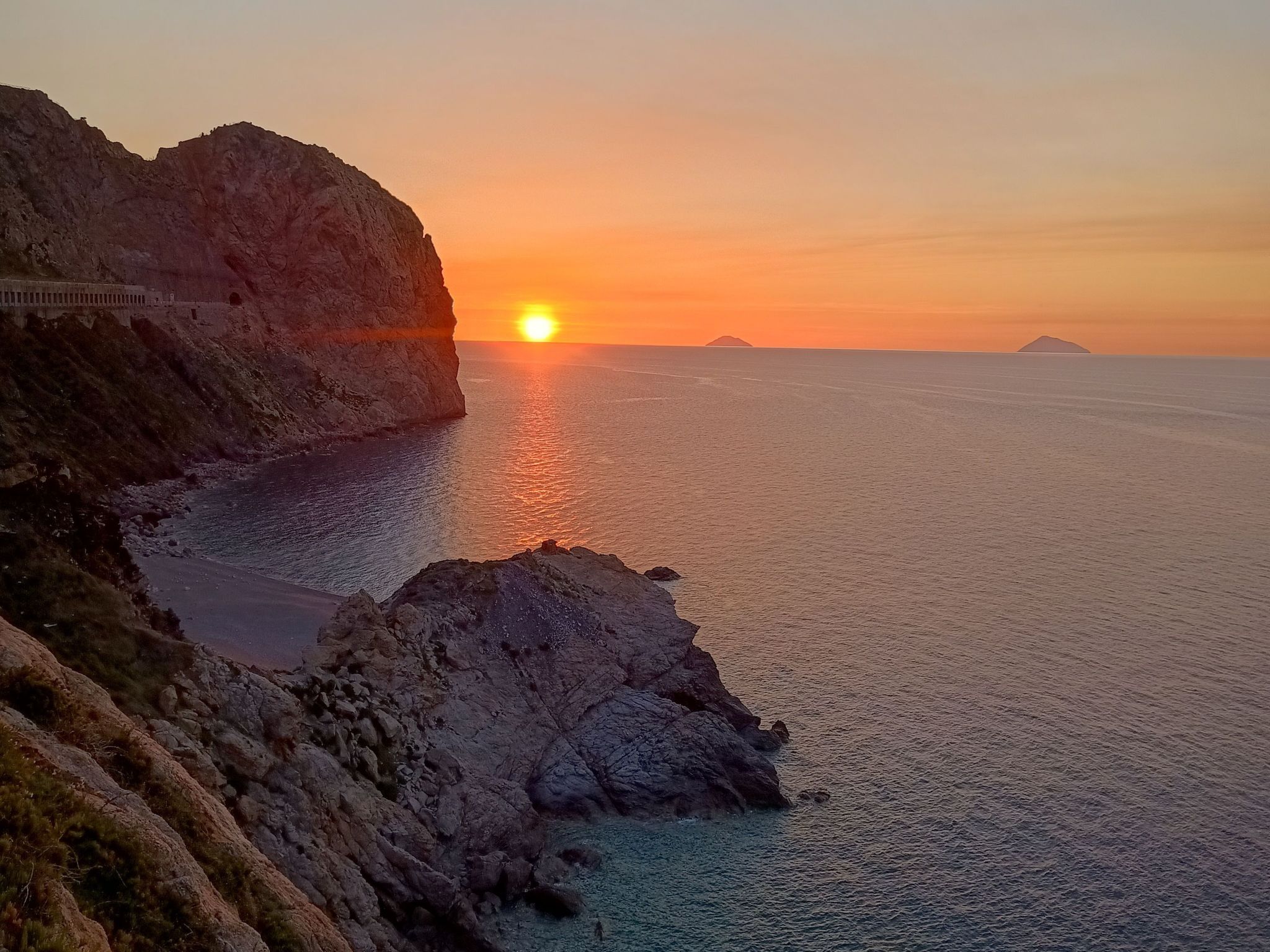 "Haus am Meer in Sizilien"-Binnen