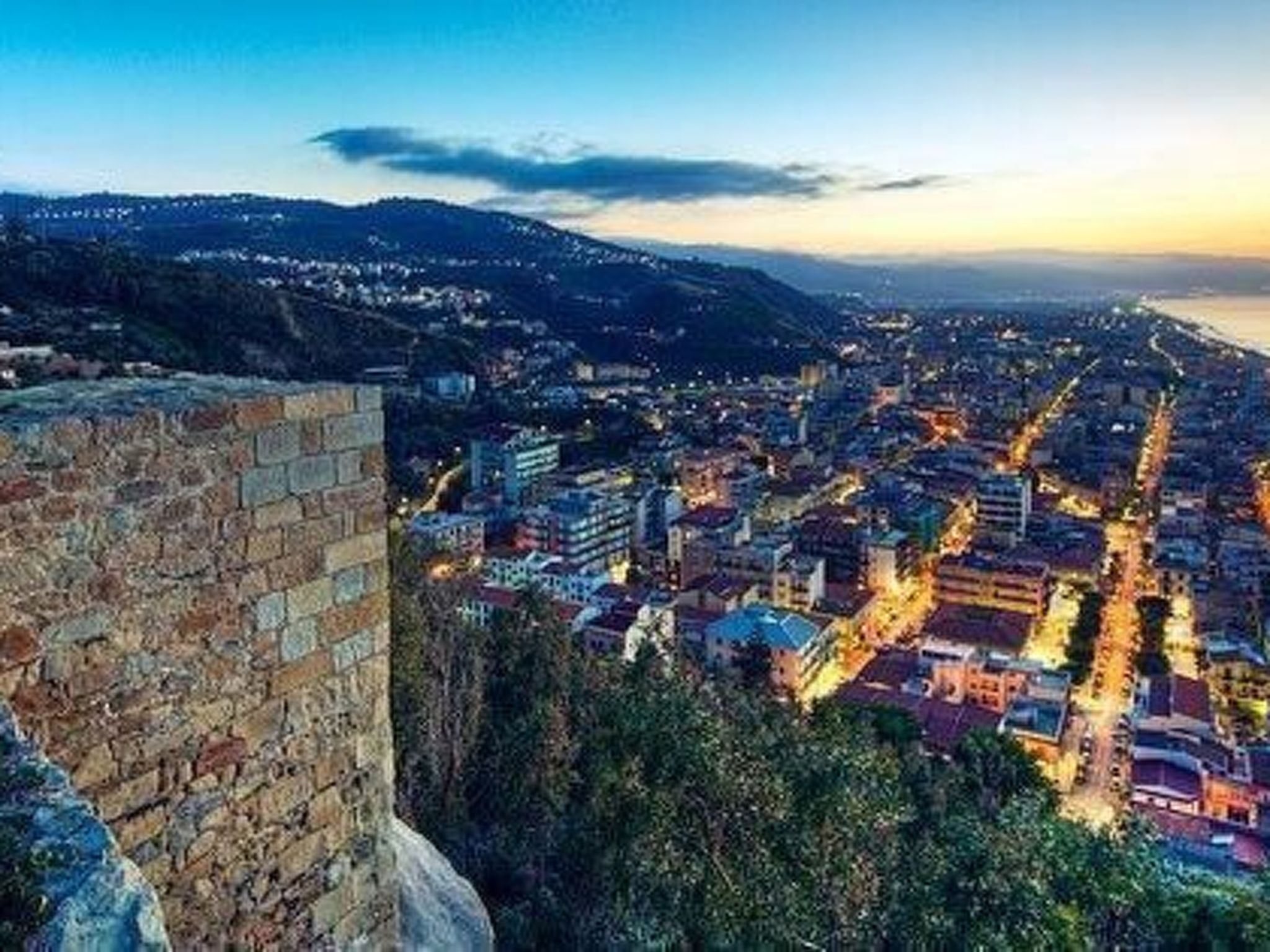 Casa Gatto nero-Image-tags.info