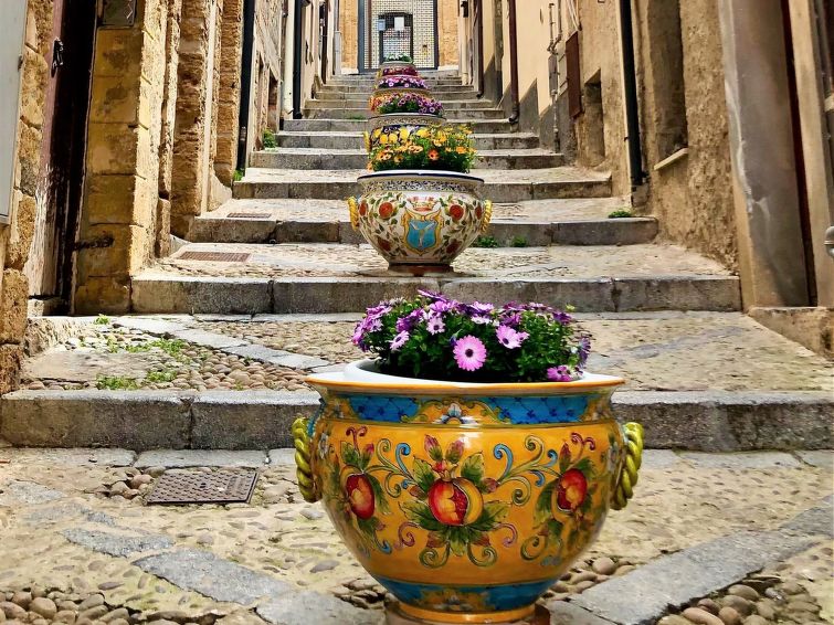 Search and Stay Destinations. Cabin Accommodation in Cefalù, Cefalù - Sicilia - Italy