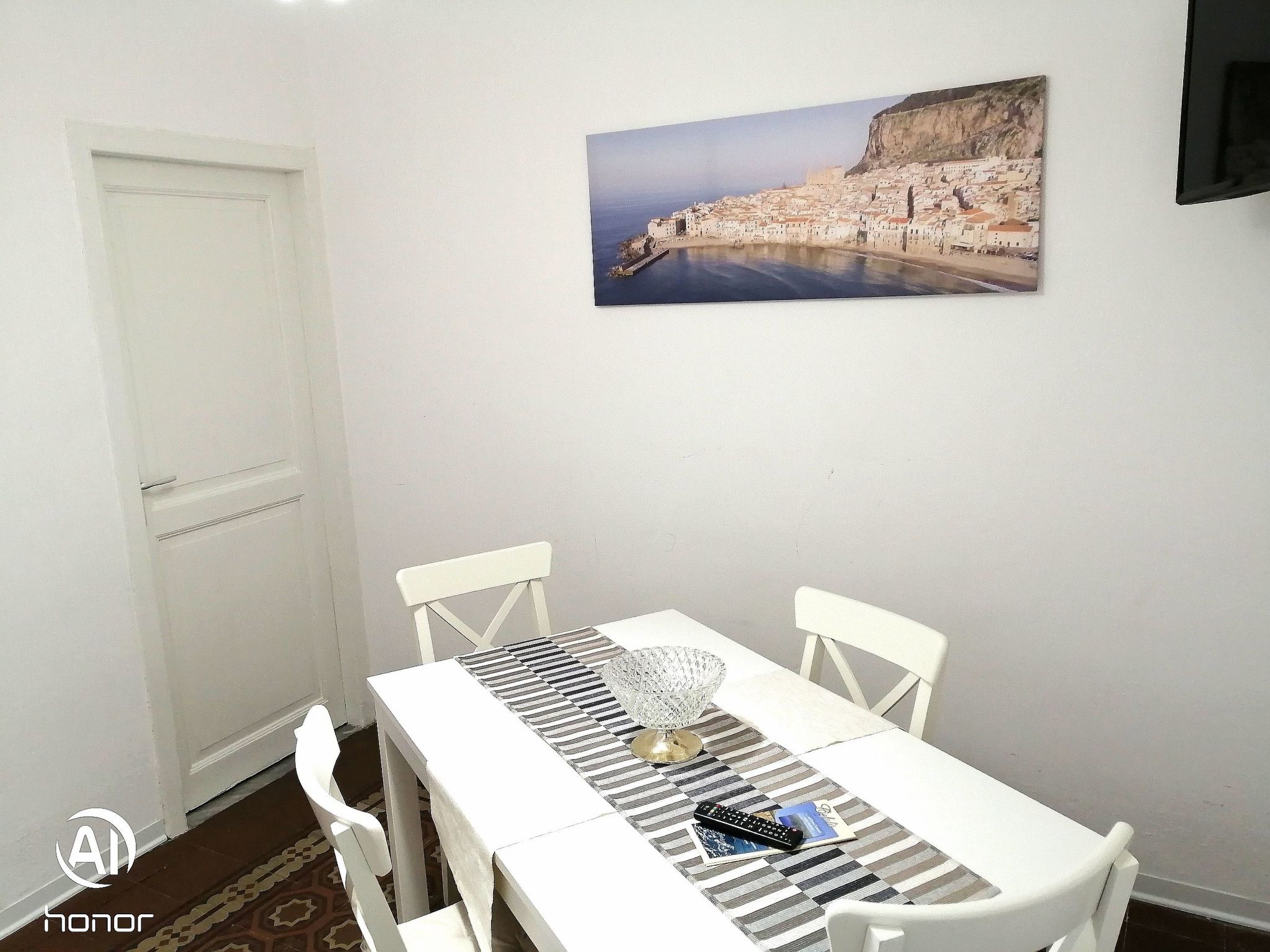 Photo of Wohnung im Zentrum mit Balkon, in der Nähe des Meeres