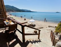 Nido al Mare: Uniek vissershuisje direct aan het strand van Cefalù - thumbnail 1