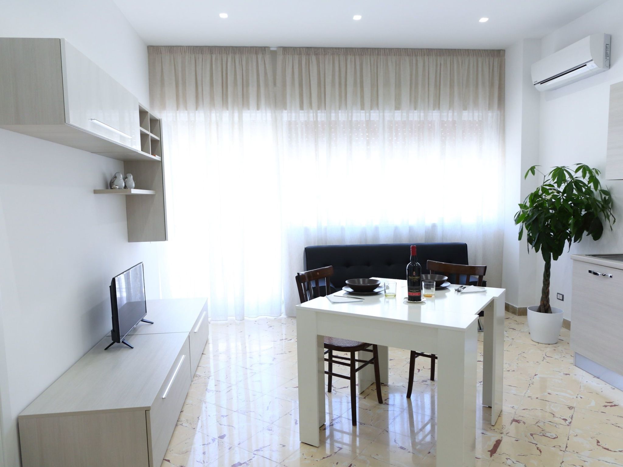 Balcone Giglio-Binnen