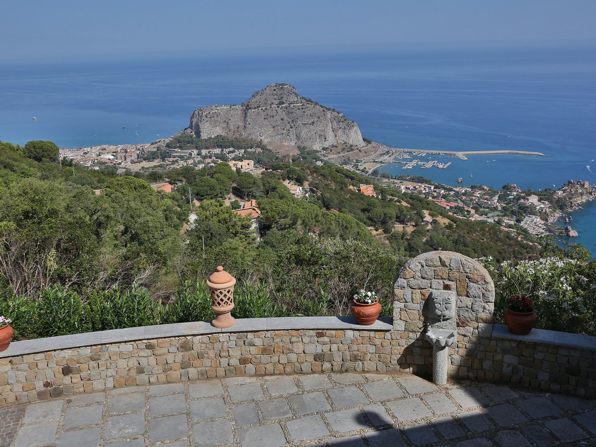 Für 10 Personen in Cefalù, Sizilien (Nordküste von Sizilien)-Dedans