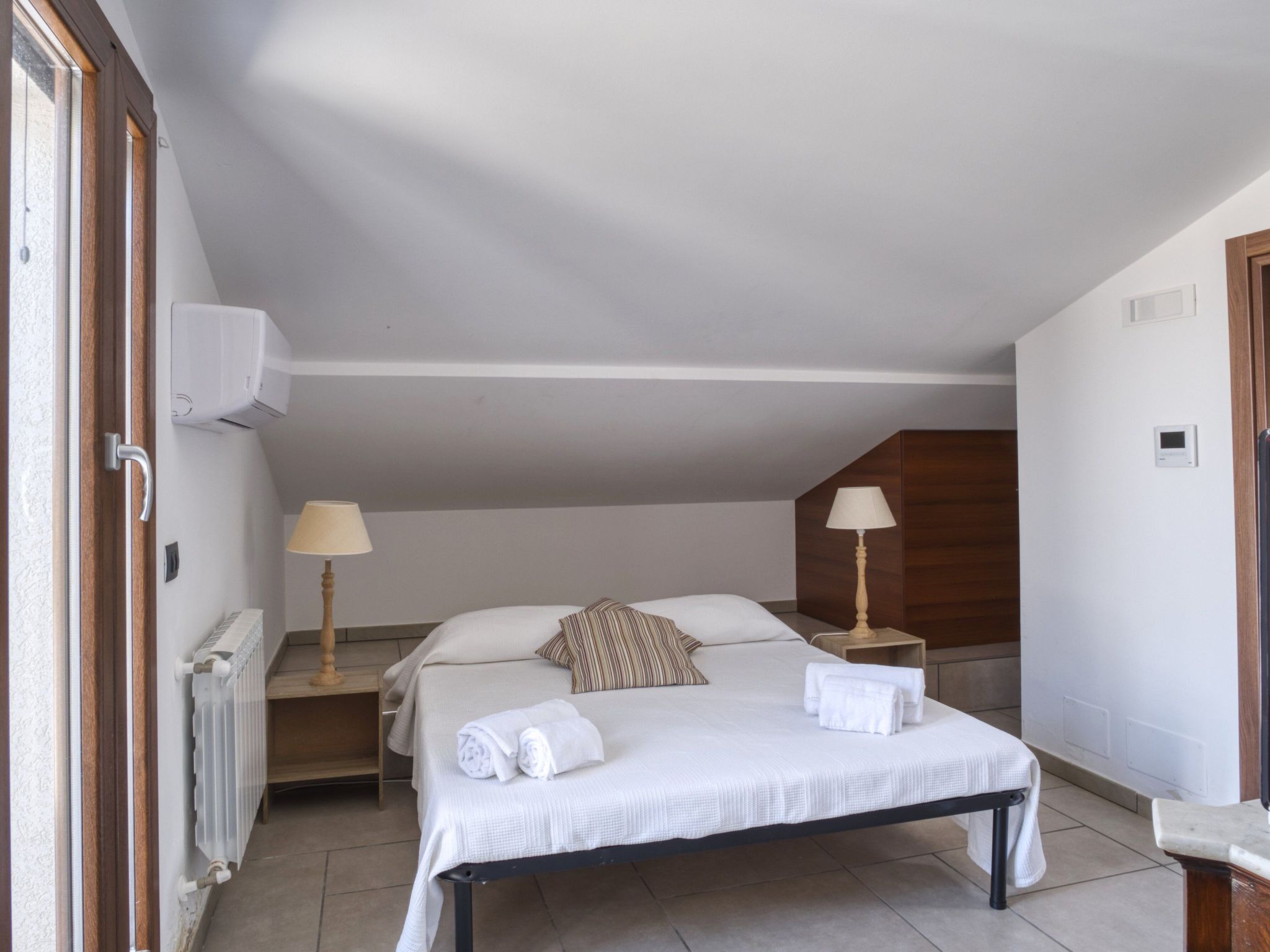 Villa of Wings-Binnen