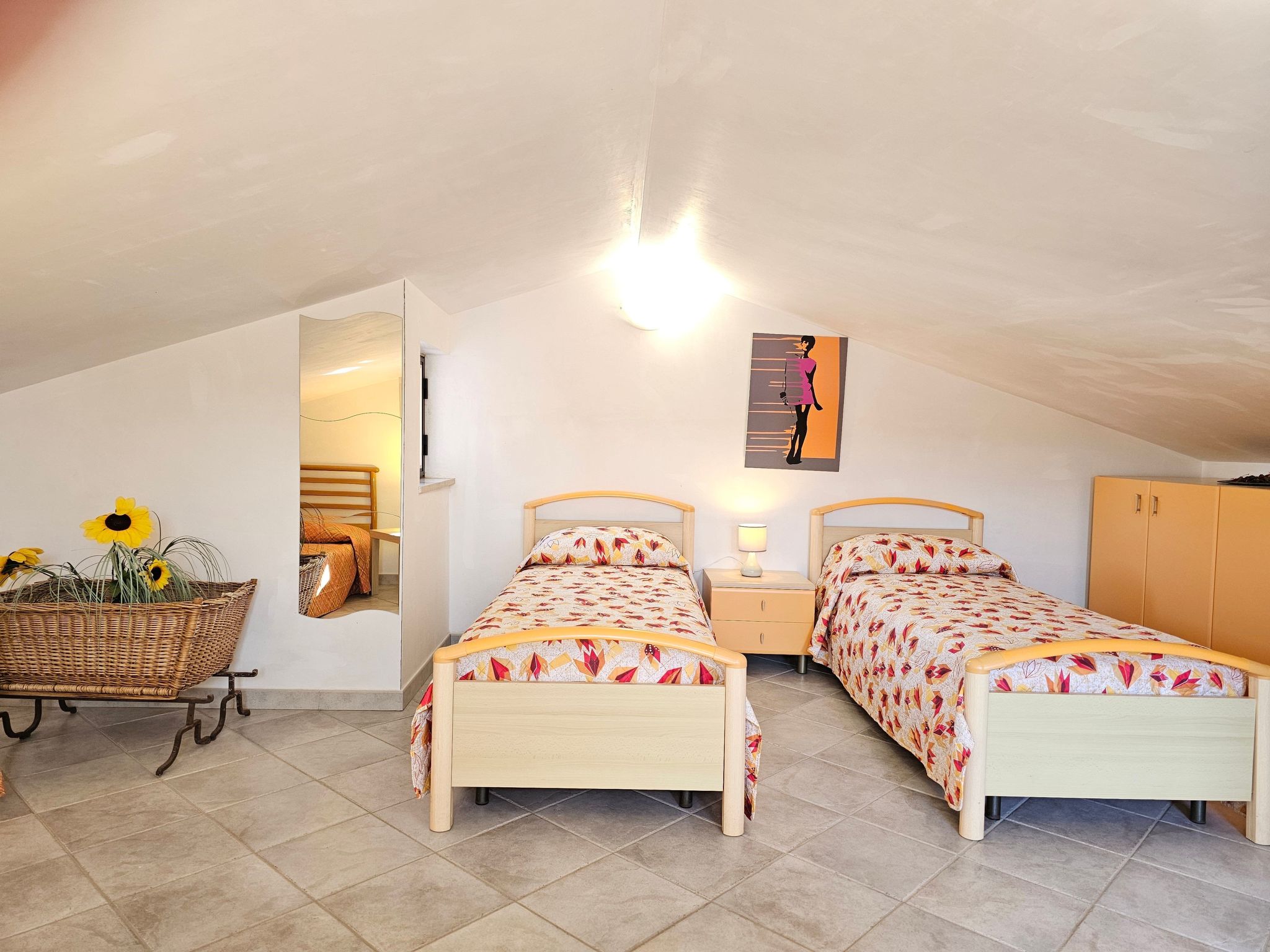 Helle mediterrane Villa mit Veranda und Garten-Image-tags.info