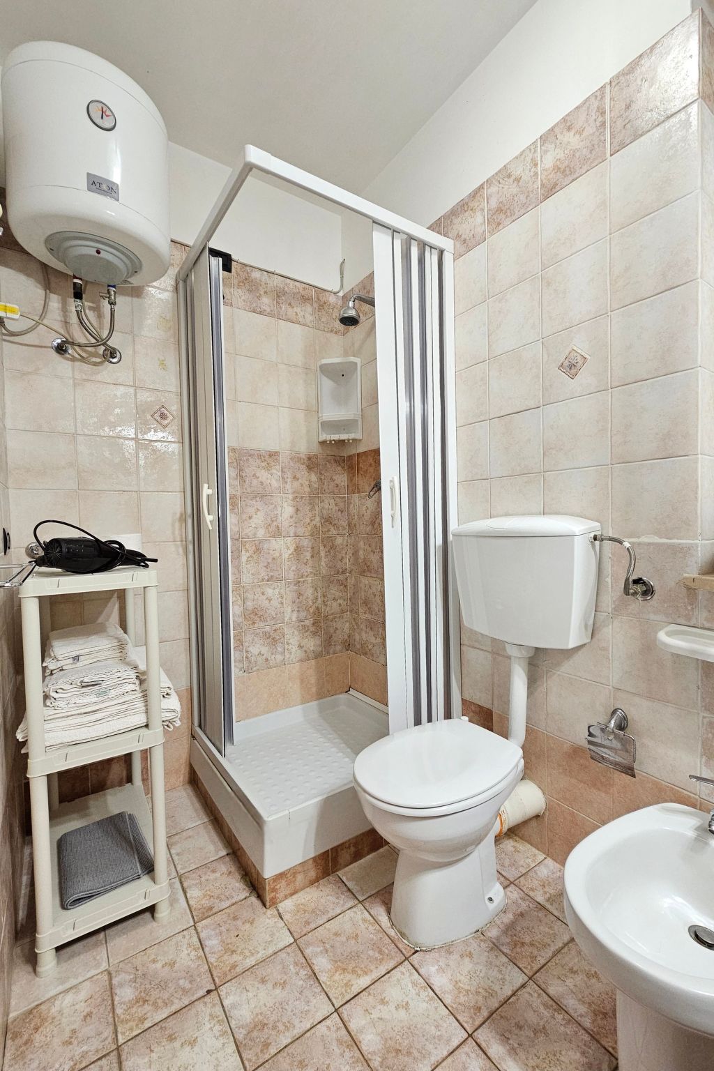 Helle mediterrane Villa mit Veranda und Garten-Image-tags.info