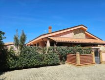 Zonnige villa op Sicilië, 50 meter van zee met veranda en tuin - thumbnail 1