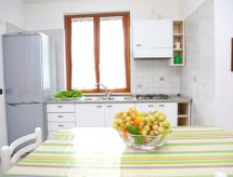 Zonnige villa op Sicilië, 50 meter van zee met veranda en tuin - thumbnail 5