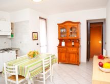 Zonnige villa op Sicilië, 50 meter van zee met veranda en tuin - thumbnail 6