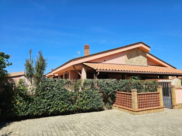 Helle Mediterrane Villa Mit Veranda Und Garten - Campofelice di Roccella