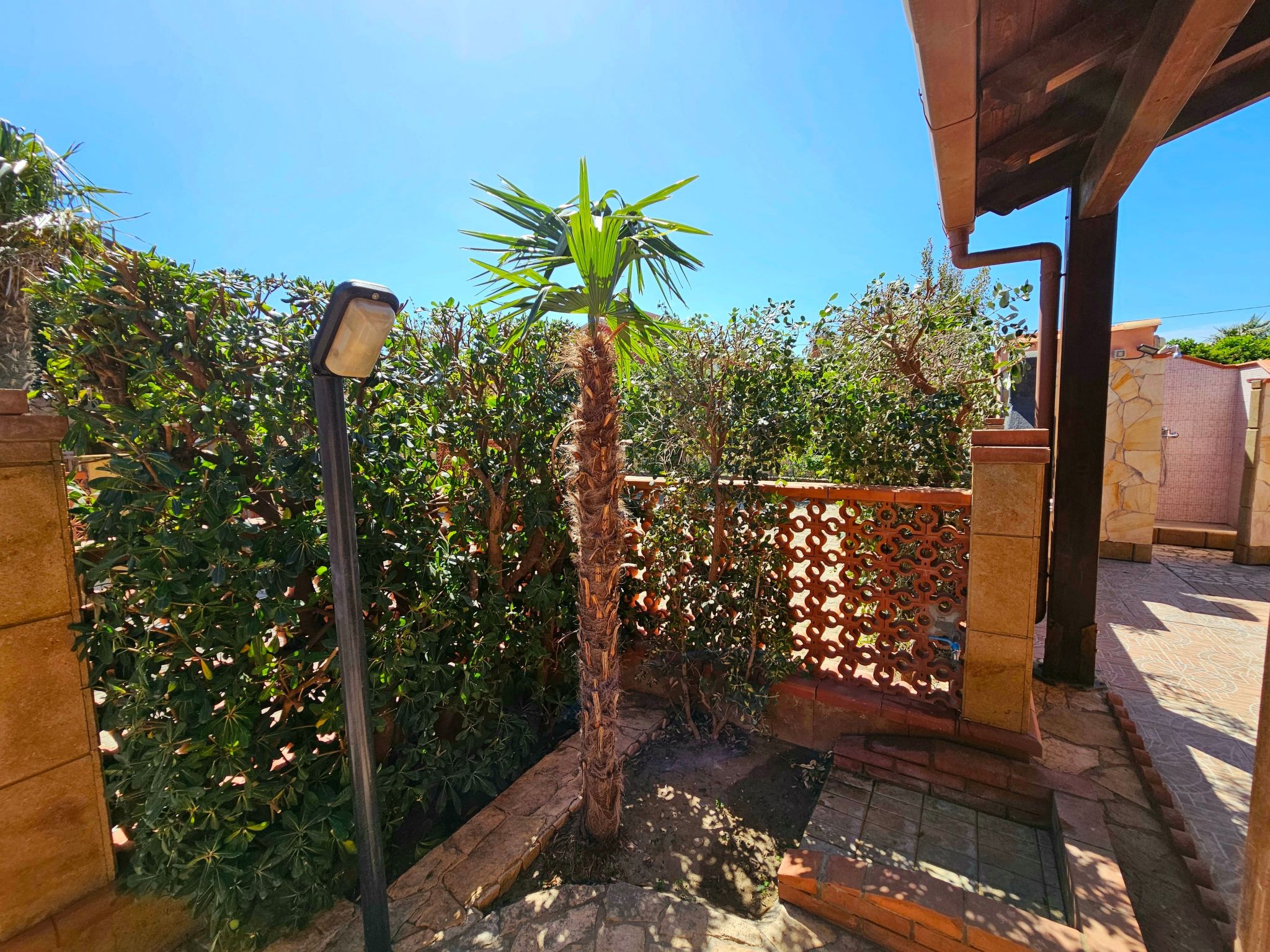 Helle mediterrane Villa mit Veranda und Garten-Binnen