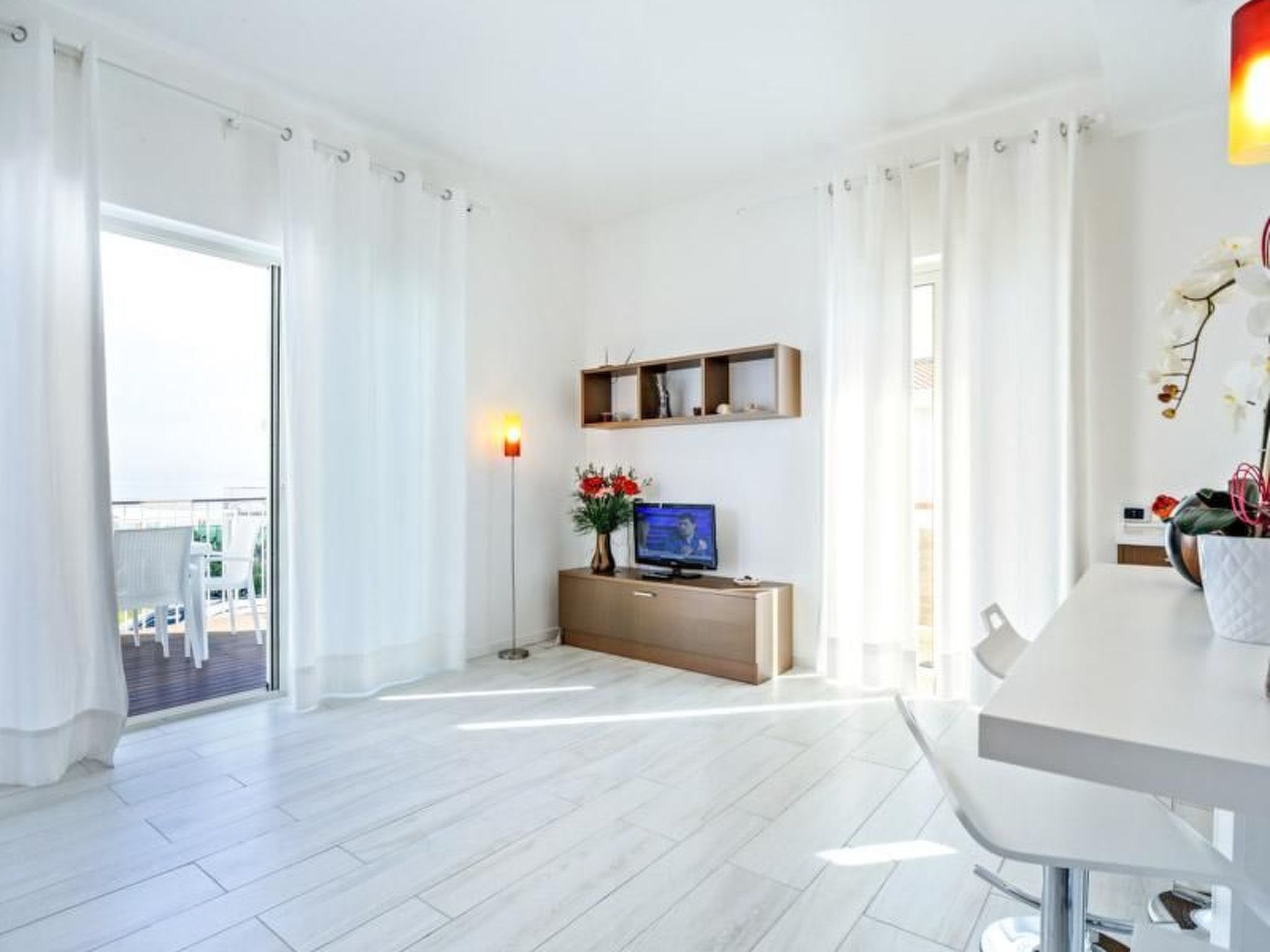 Wohnung mit Grill, Terrasse und Pool-Binnen