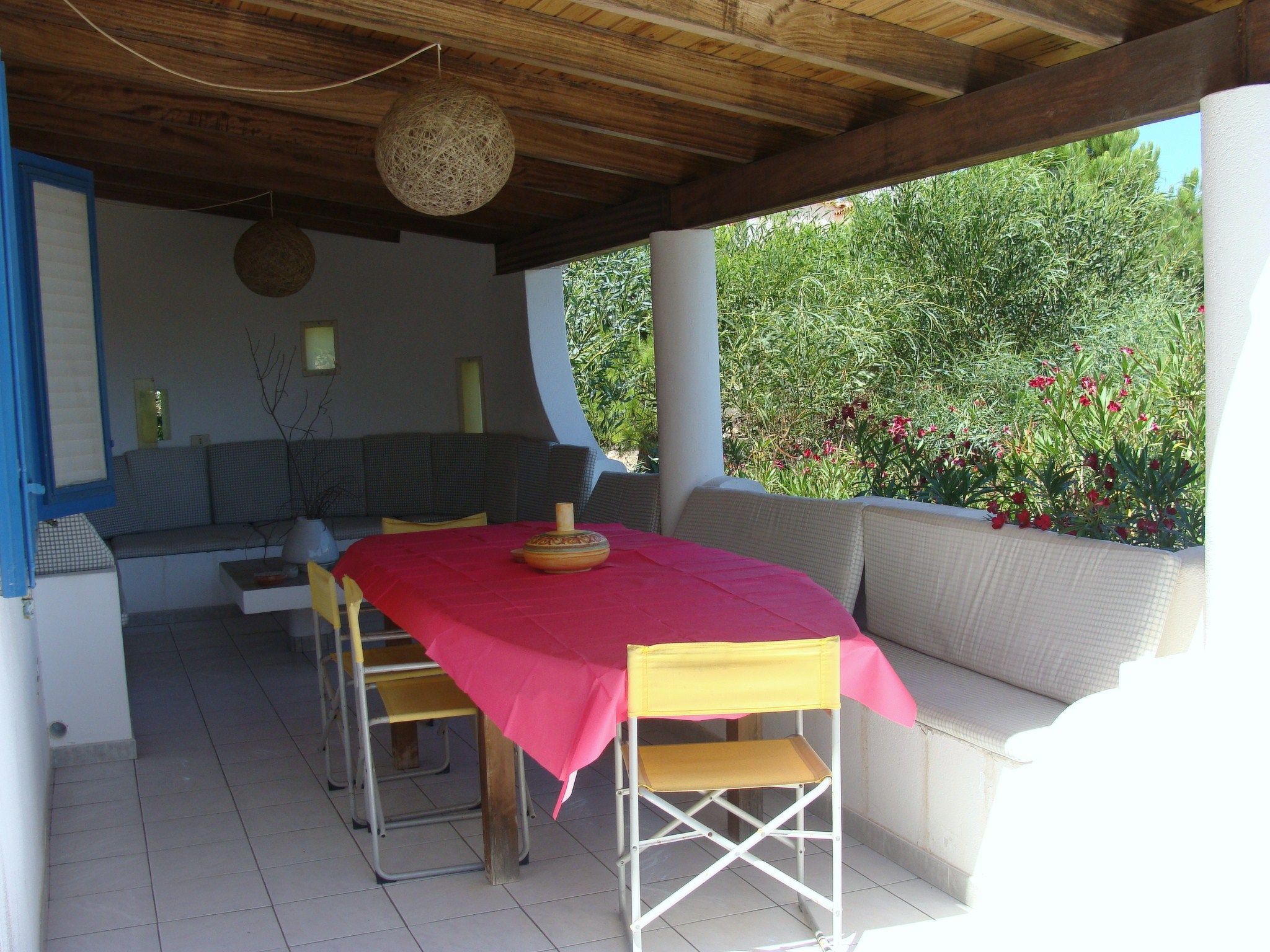 Villa Noir in Vulcanello-Image-tags.info