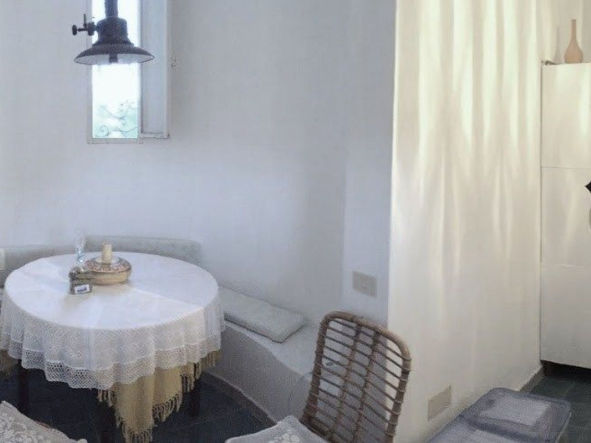 Villa Noir in Vulcanello-Image-tags.info