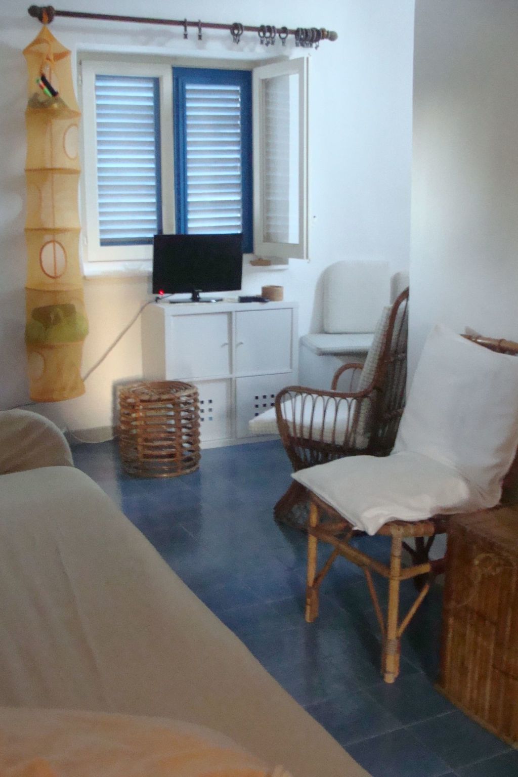 Villa Noir in Vulcanello-Image-tags.info