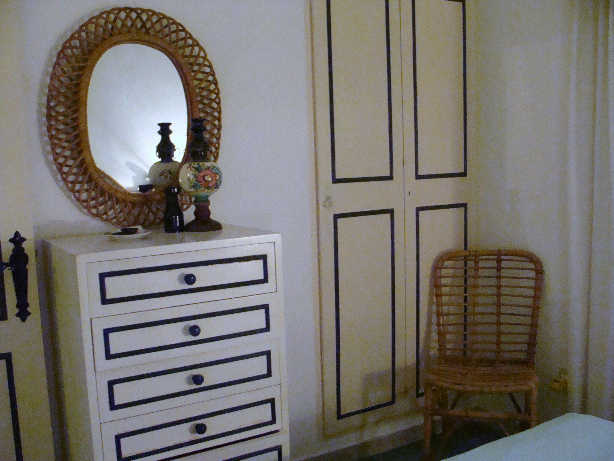 Villa Noir in Vulcanello-Image-tags.info